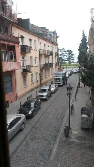 Гостевой дом Aparthotel Melashvili 5 Батуми Просторный двухместный номер с 2 отдельными кроватями-38